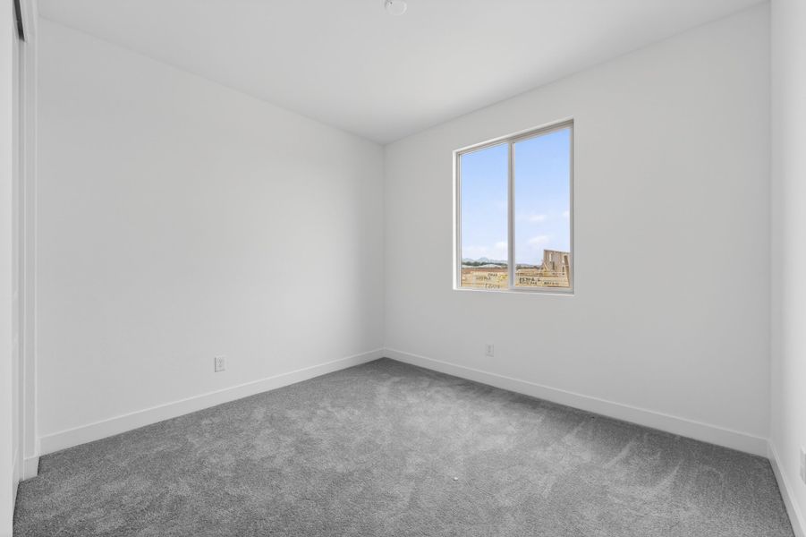 Spacious, unfurnished interior of a new home in Meridian, Queen Creek (Image 20).