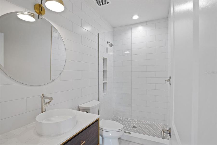 Furnished interior view inside a new home in , Apopka (Image 17).