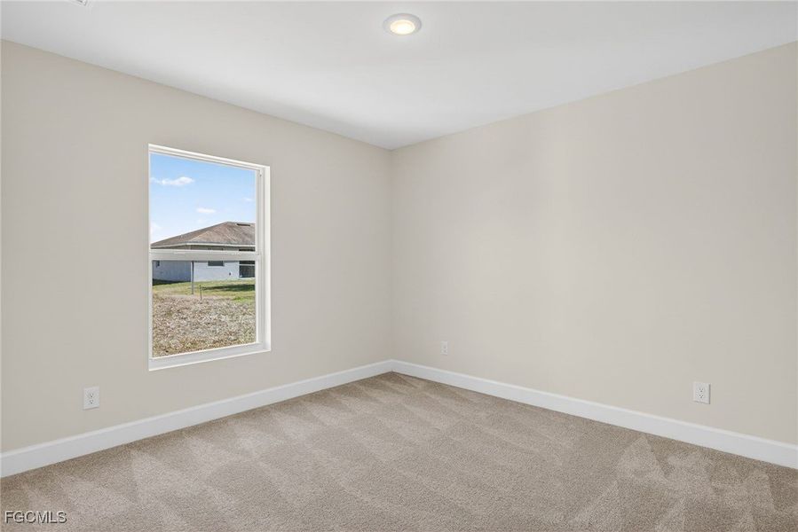 Spacious, unfurnished interior of a new home in Cape Coral, Cape Coral (Image 23).