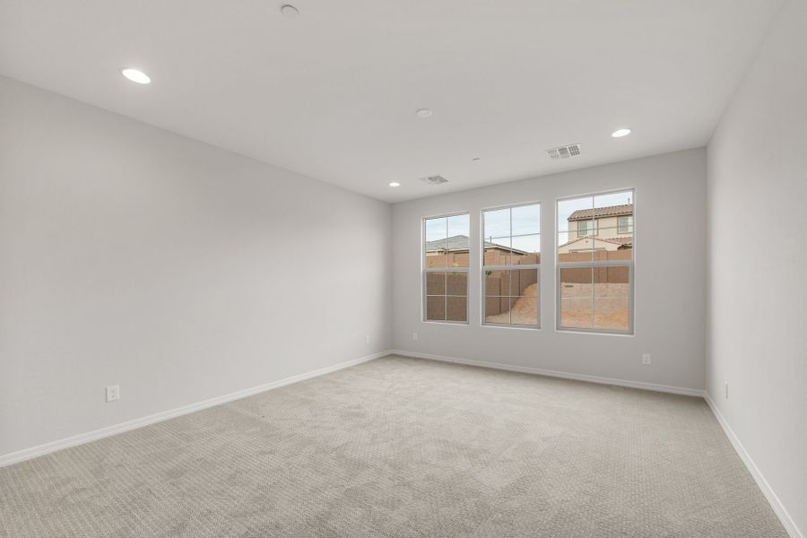 Spacious, unfurnished interior of a new home in Foothills at Northpointe, Peoria (Image 17).