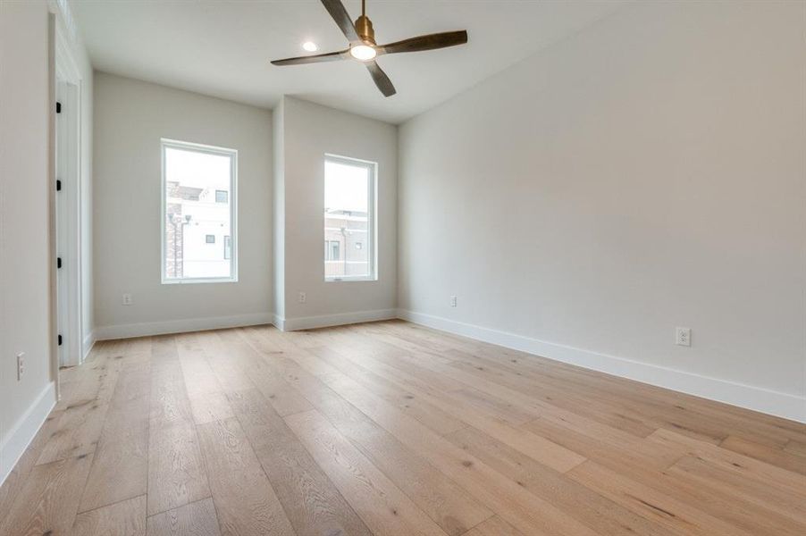 Spacious, unfurnished interior of a new home in , Grapevine (Image 24).