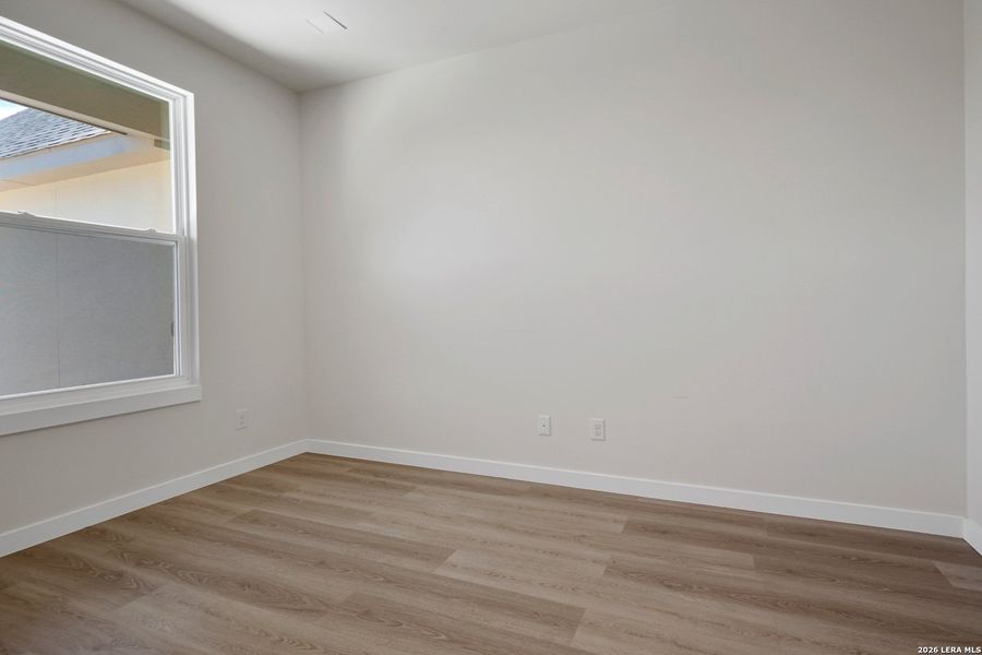 Spacious, unfurnished interior of a new home in , Fischer (Image 30).