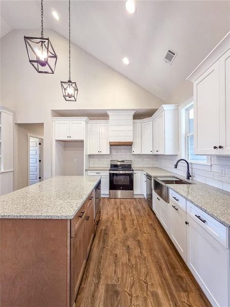 Furnished interior view inside a new home in , Dallas (Image 7).