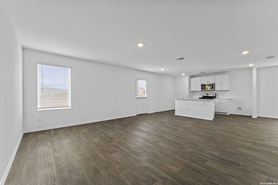 Spacious, unfurnished interior of a new home in Preserve at Medina, Von Ormy (Image 27). Spacious, unfurnished interior of a new home in Preserve at Medina, Von Ormy (Image 27).