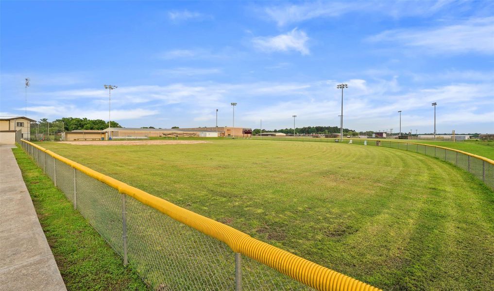 Natural landscape and outdoor views near Tarkington Timbers in Cleveland (Image 27).