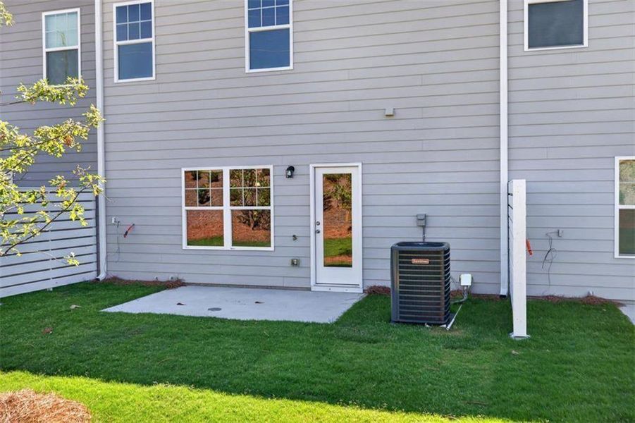 Exterior details and patio area of a home in Jameson Towns, Villa Rica (Image 3).