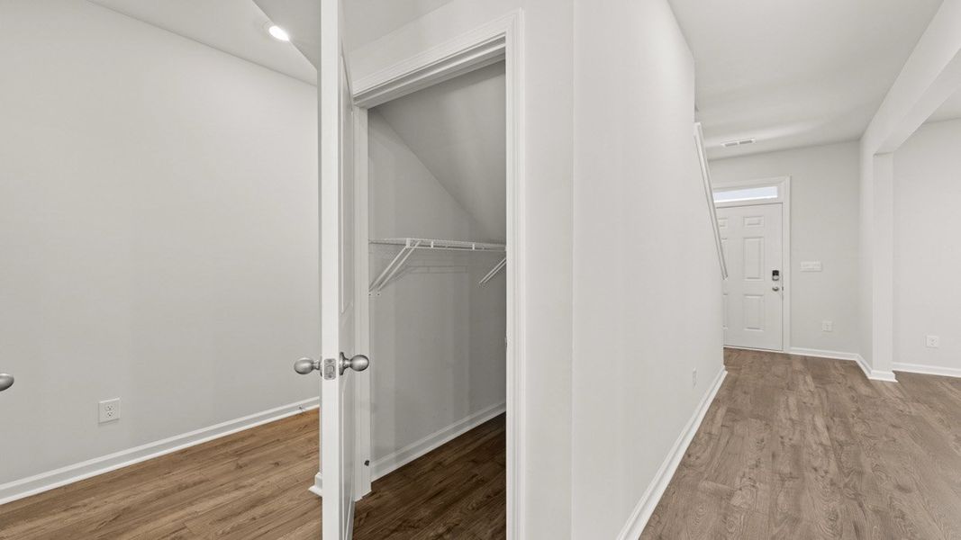 Spacious, unfurnished interior of a new home in Estates at Deer Hollow, Grovetown (Image 34).