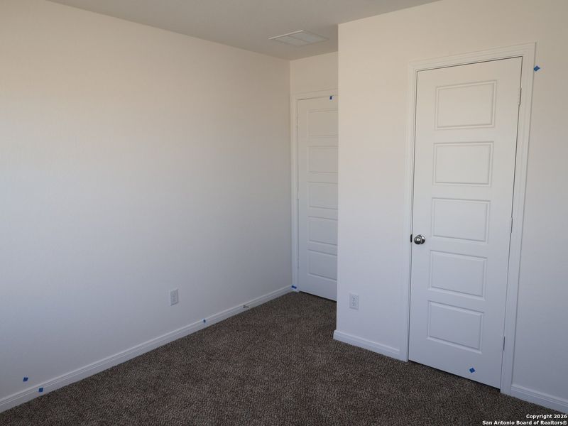 Spacious, unfurnished interior of a new home in Meadows at Clear Springs, New Braunfels (Image 10).