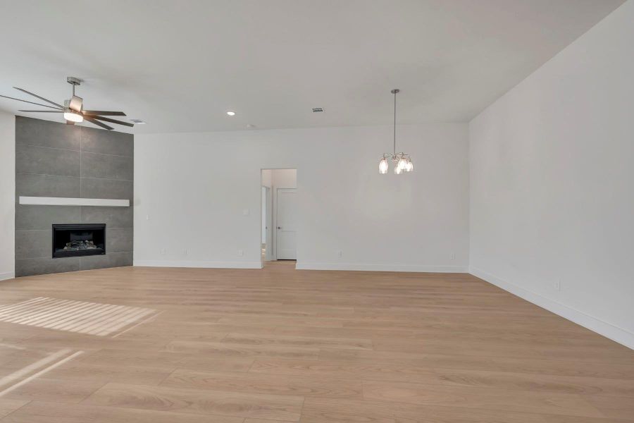 Spacious, unfurnished interior of a new home in The Oaks on 6th Street, Magnolia (Image 27).