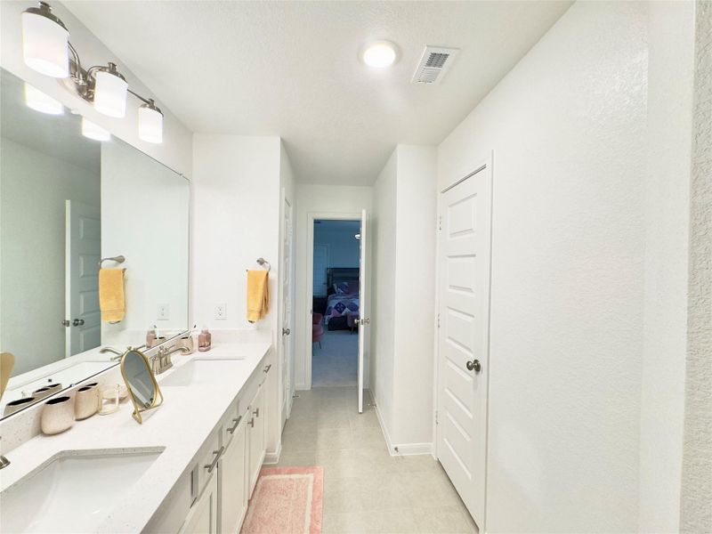 Furnished interior view inside a new home in Lakeview, Waller (Image 29).