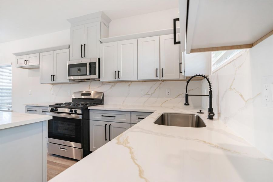 Furnished interior view inside a new home in Avenue Park, Houston (Image 4).
