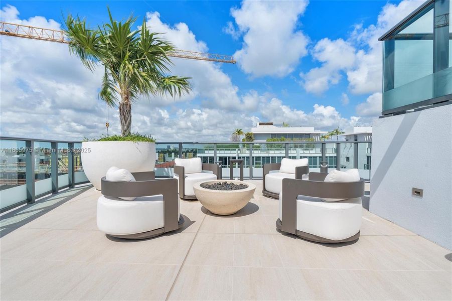 Community amenities in Alana Bay Harbor Islands, Bay Harbor Islands (Image 37). Community amenities in Alana Bay Harbor Islands, Bay Harbor Islands (Image 37).