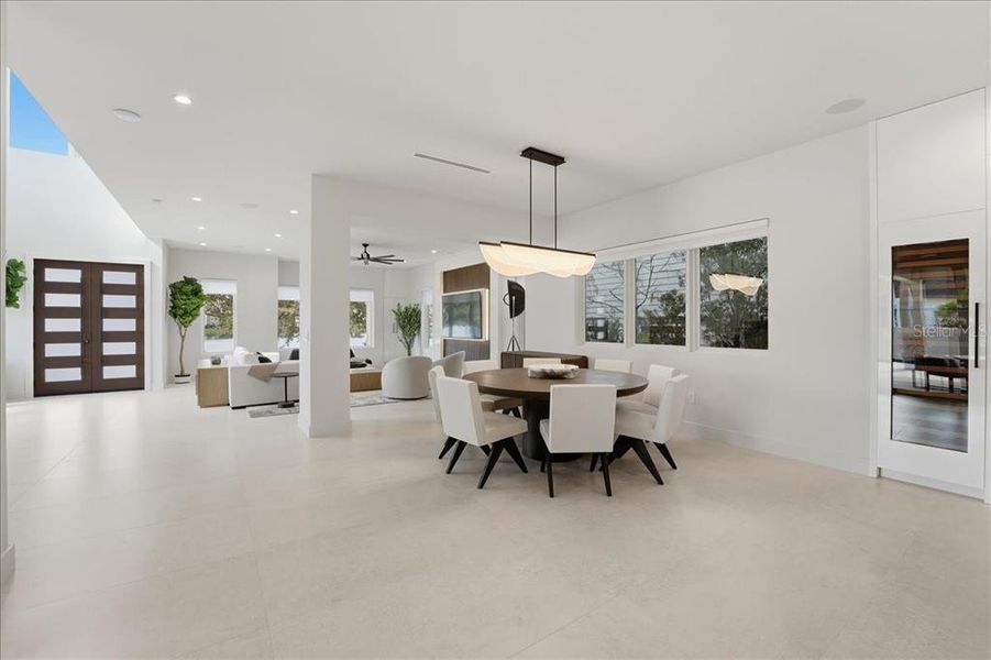 Furnished interior view inside a new home in , Orlando (Image 42).