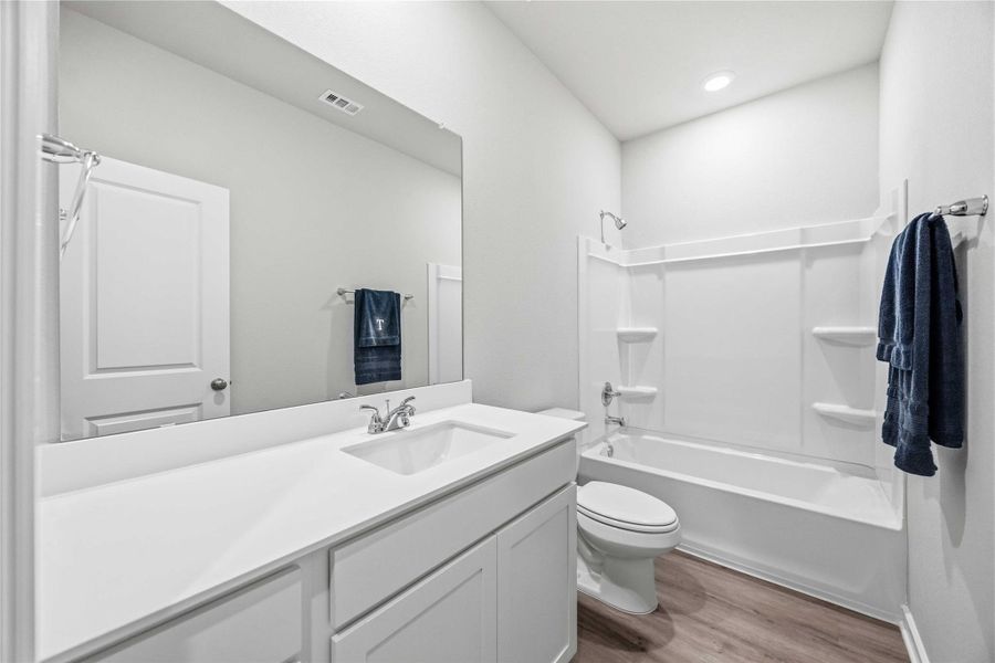 Furnished interior view inside a new home in La Segarra 40', Brookshire (Image 6).