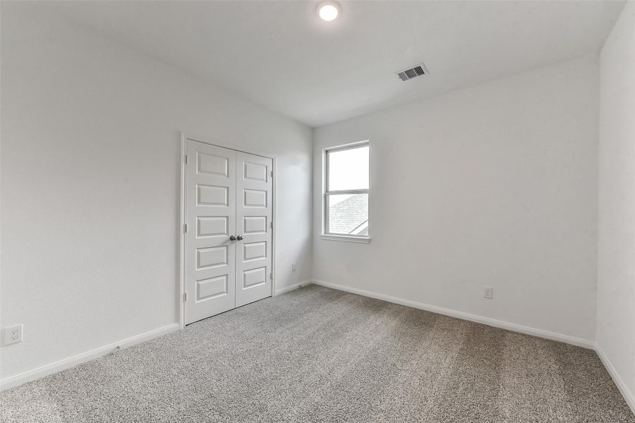 Spacious, unfurnished interior of a new home in River Ranch Meadows, Dayton (Image 27).