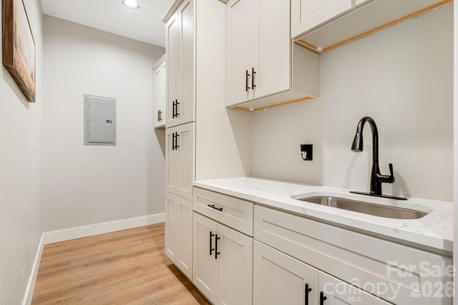 Lower laundry