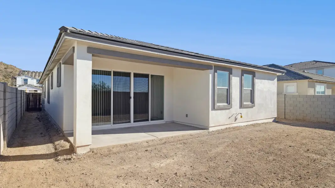 Exterior details and patio area of a home in Aloravita, Peoria (Image 3).