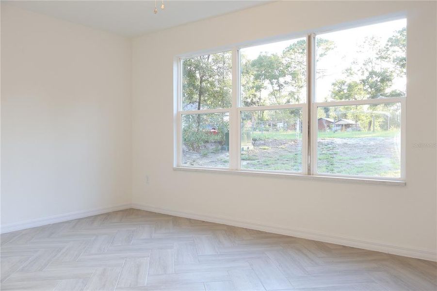 Spacious, unfurnished interior of a new home in , Summerfield (Image 12).