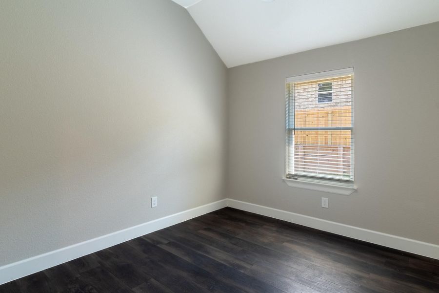 Spacious, unfurnished interior of a new home in , Huntsville (Image 25).