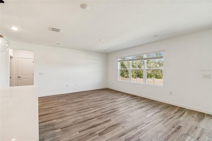 Spacious, unfurnished interior of a new home in Aspire at Glen Aire, Ocala (Image 18).