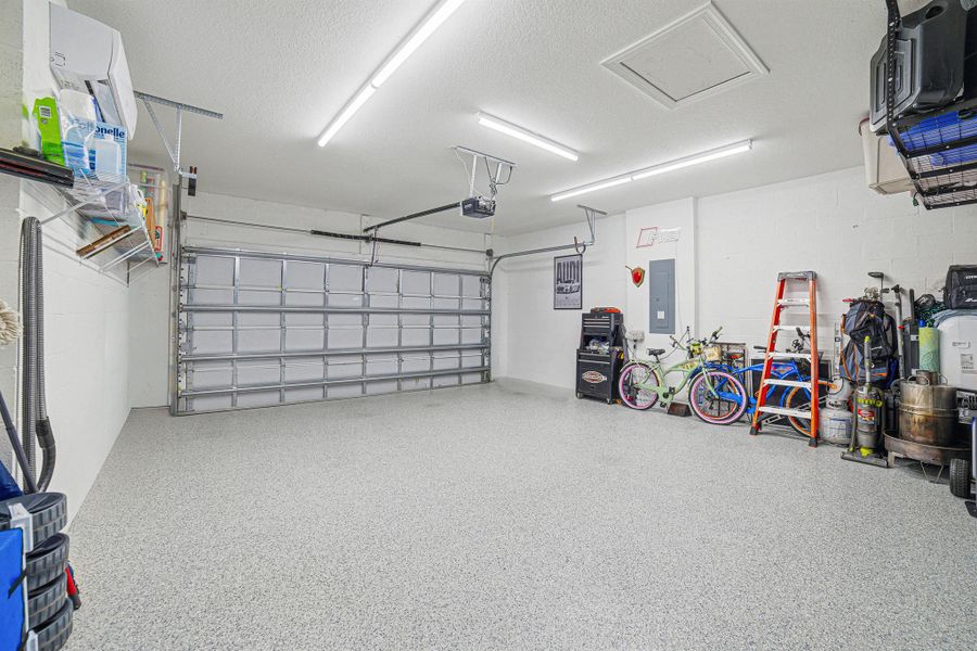 Community amenities in Windsong Estates, Lake Worth (Image 62).