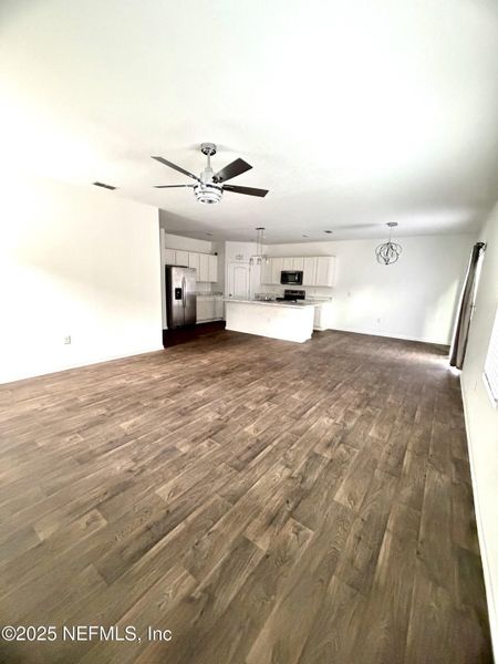 Spacious, unfurnished interior of a new home in The Arbors, Jacksonville (Image 7).