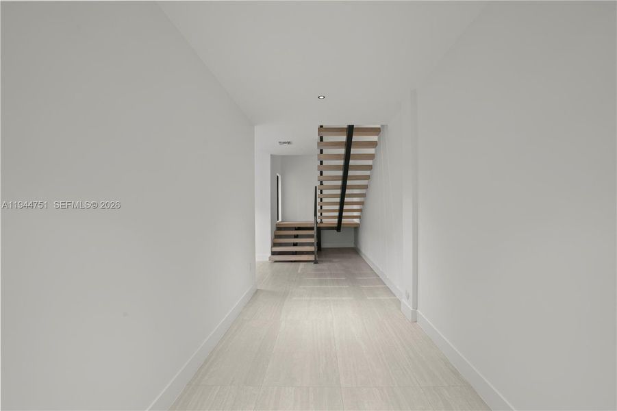 Spacious, unfurnished interior of a new home in , Miami (Image 29).