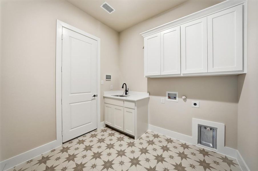 Furnished interior view inside a new home in , Prosper (Image 12).