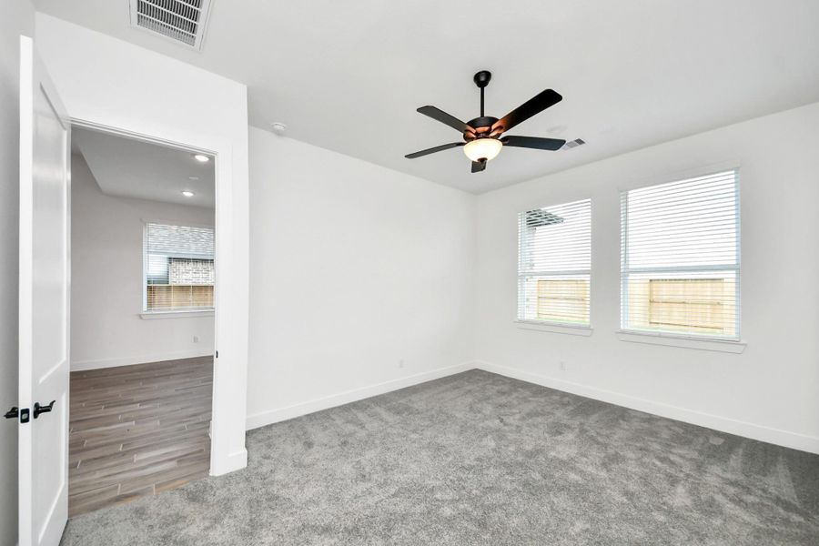 Spacious, unfurnished interior of a new home in Meridiana 50's, Manvel (Image 20).