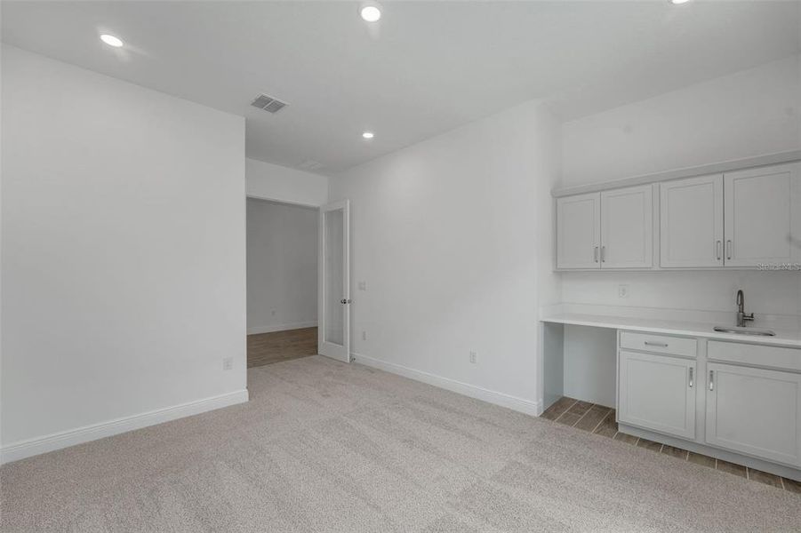 Spacious, unfurnished interior of a new home in Avalon Woods, Winter Garden (Image 37).