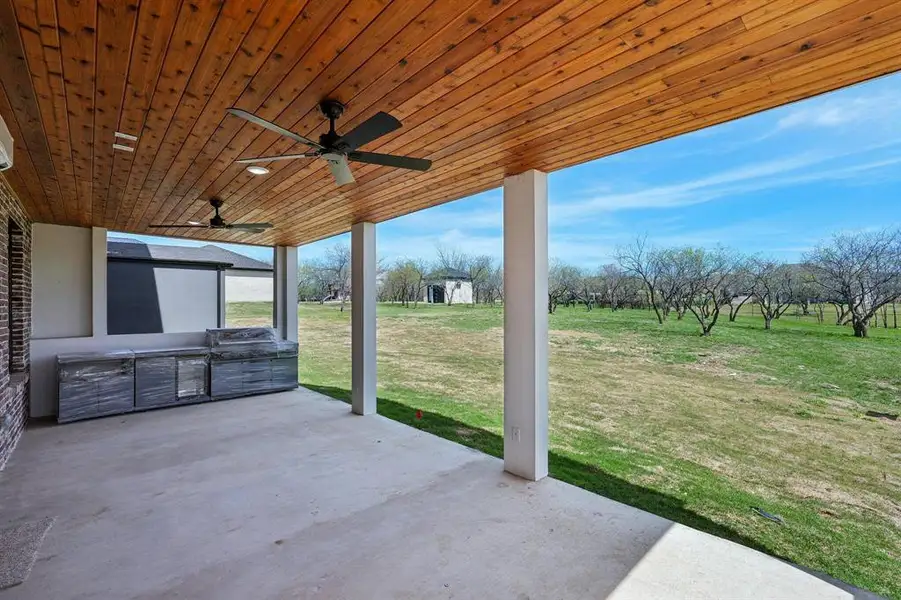 Exterior details and patio area of a home in , Cedar Hill (Image 4).