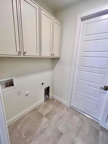 Spacious, unfurnished interior of a new home in , Rotonda West (Image 19).