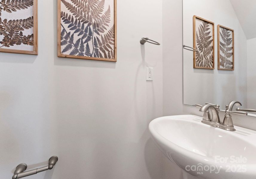 Image 33 of a home in .