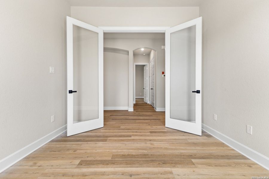 Spacious, unfurnished interior of a new home in The Enclave at Potranco Oaks, Castroville (Image 14).