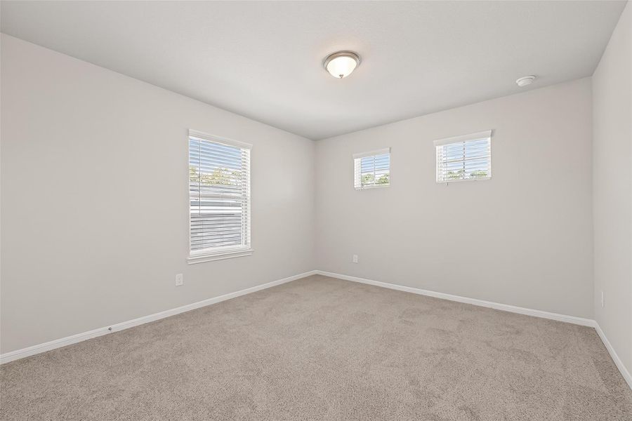 Spacious, unfurnished interior of a new home in Woodland Lakes, Houston (Image 38).