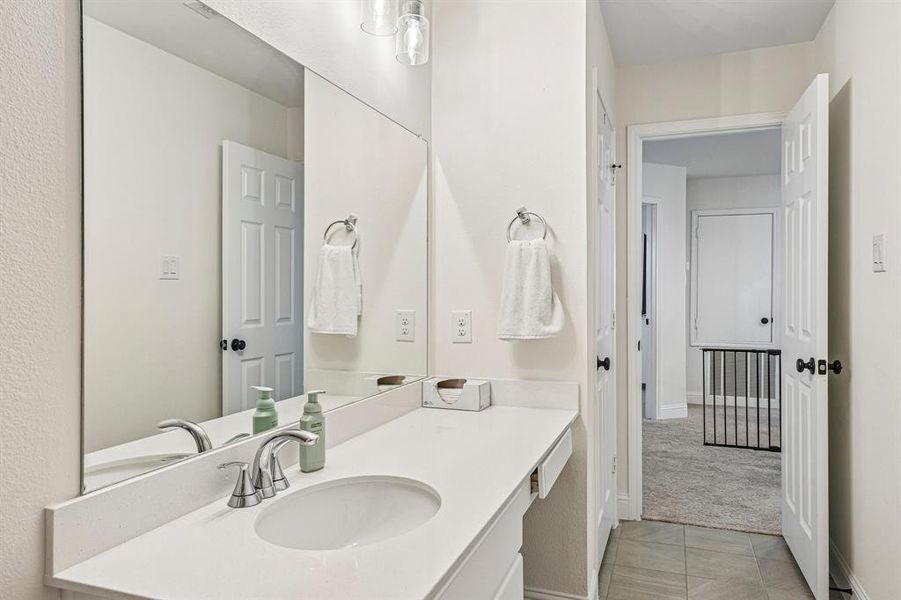 Furnished interior view inside a new home in Cottonwood Creek, Seagoville (Image 34). Furnished interior view inside a new home in Cottonwood Creek, Seagoville (Image 34).