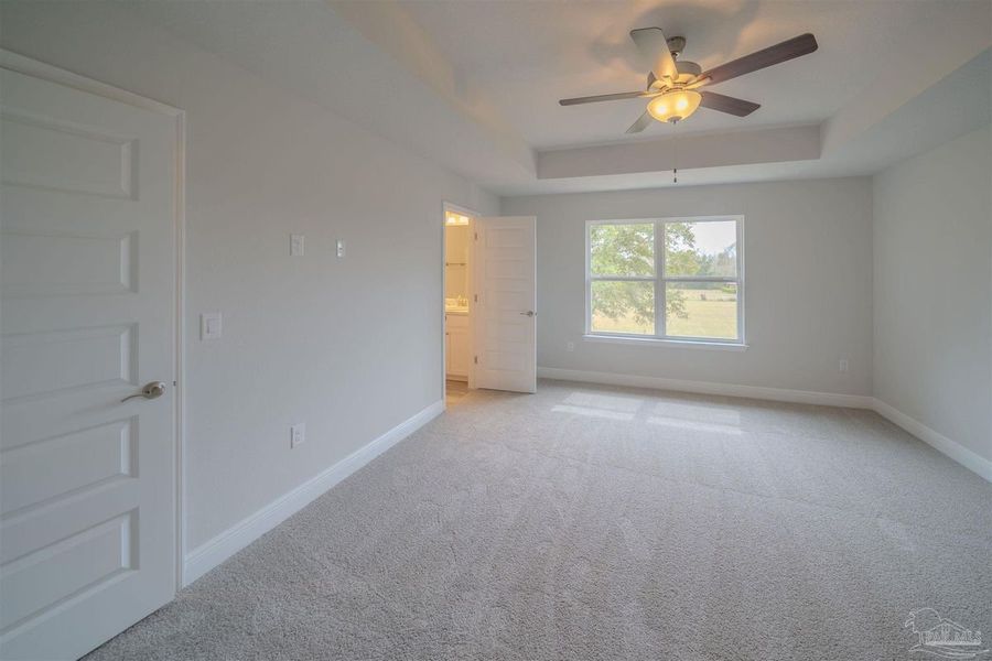 Spacious, unfurnished interior of a new home in Lexlee Estates, Pensacola (Image 8).