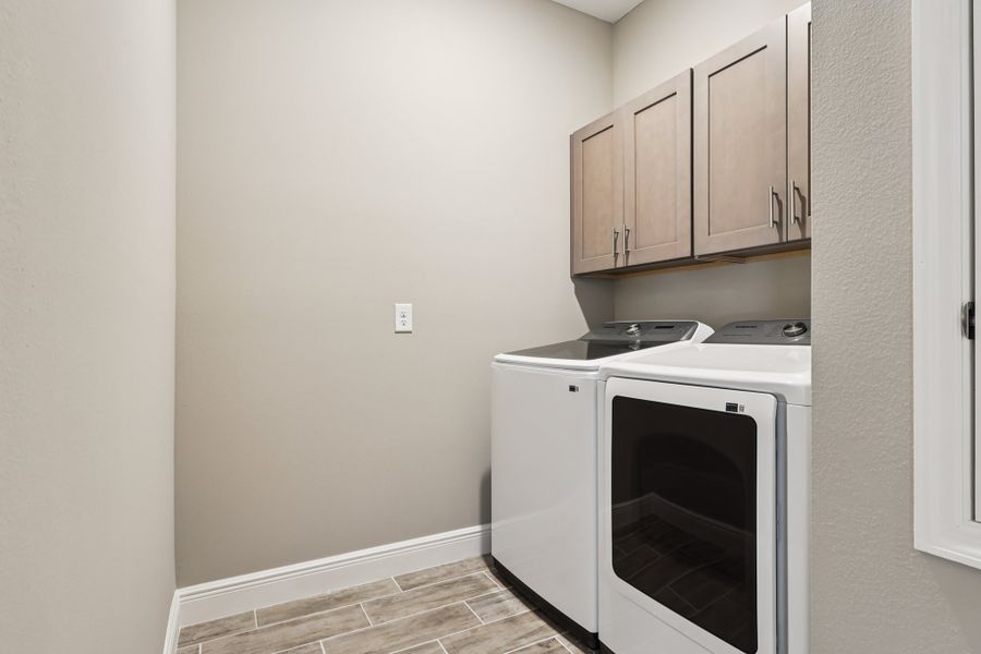 Image 33 of a home in Oakstone Farms.