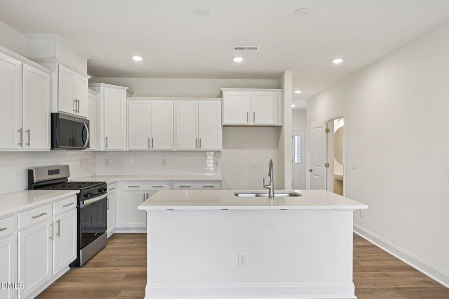 13-web-or-mls-Kensley Grv Ln-S1207-013