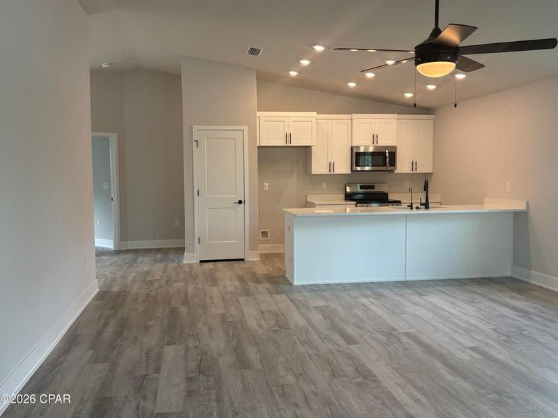 Spacious, unfurnished interior of a new home in East Bay, Panama City (Image 5). Spacious, unfurnished interior of a new home in East Bay, Panama City (Image 5).