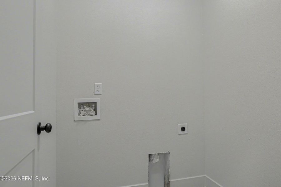 Spacious, unfurnished interior of a new home in , Jacksonville (Image 35).