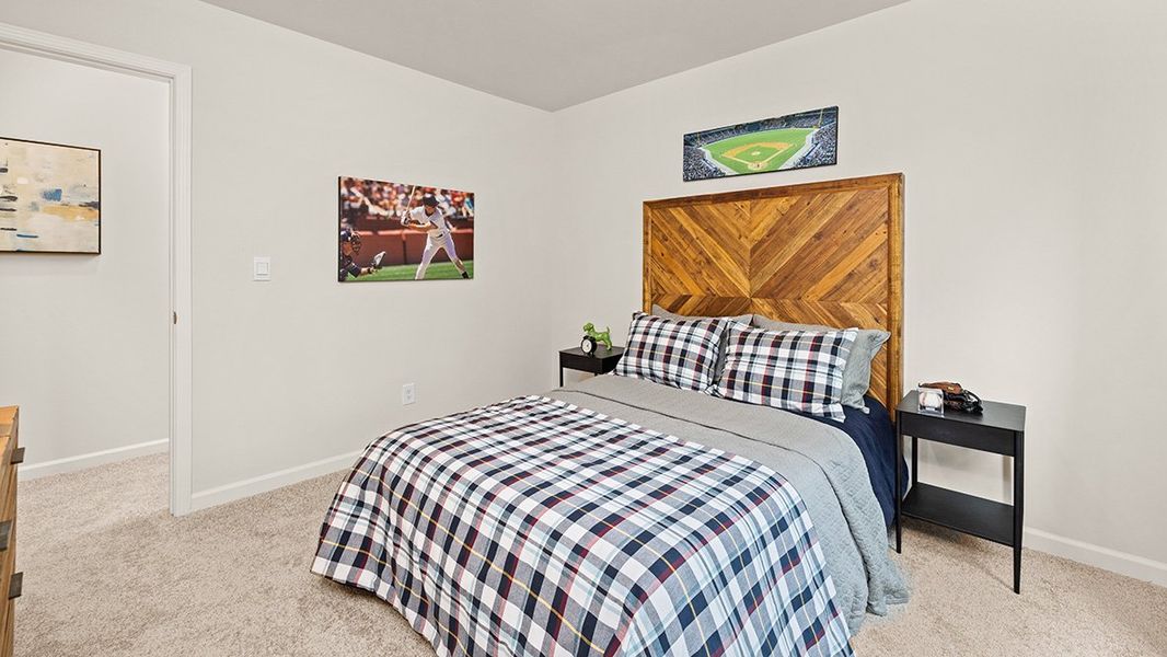 Representative furnished interior of a home built from the Flora by D.R. Horton in Sheffield Highlands, Dallas (Image 32).