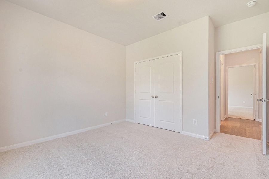 Image 15 of a home in Oakwood Ranch.