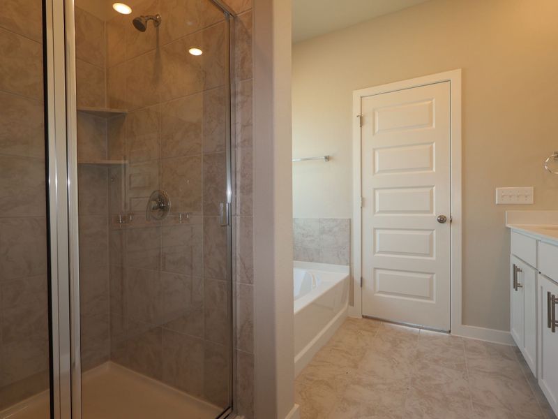 Owner's Bathroom Owner's Bathroom