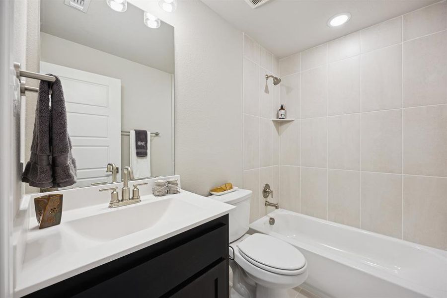 Furnished interior view inside a new home in Painted Tree Woodland West – Cottages, McKinney (Image 17).