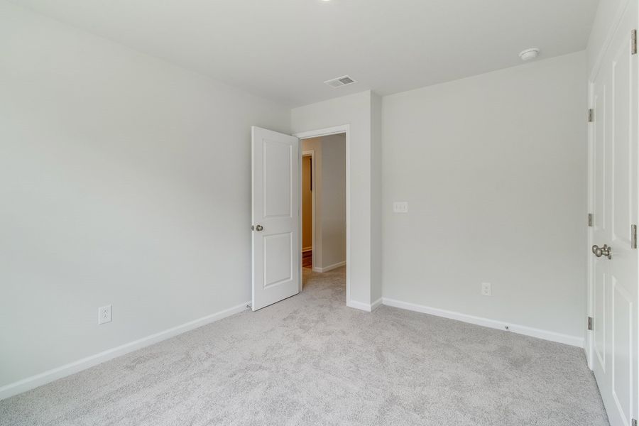 Spacious, unfurnished interior of a new home in Bluefield, Lexington (Image 26).