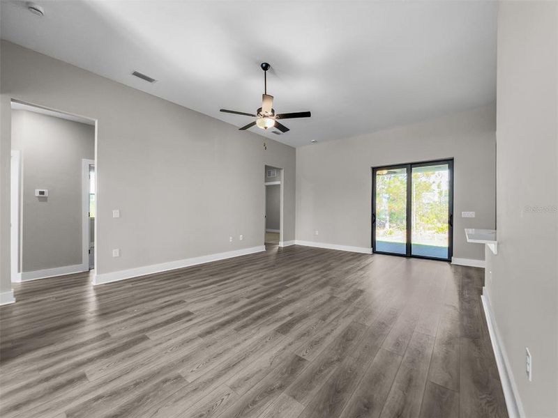 Spacious, unfurnished interior of a new home in , Port Charlotte (Image 14).
