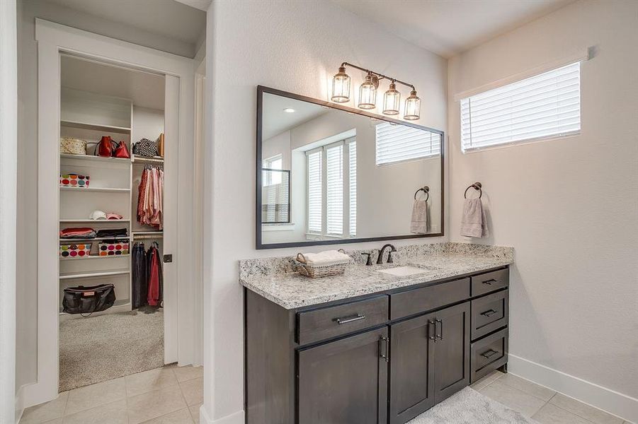 Furnished interior view inside a new home in , Waxahachie (Image 15).
