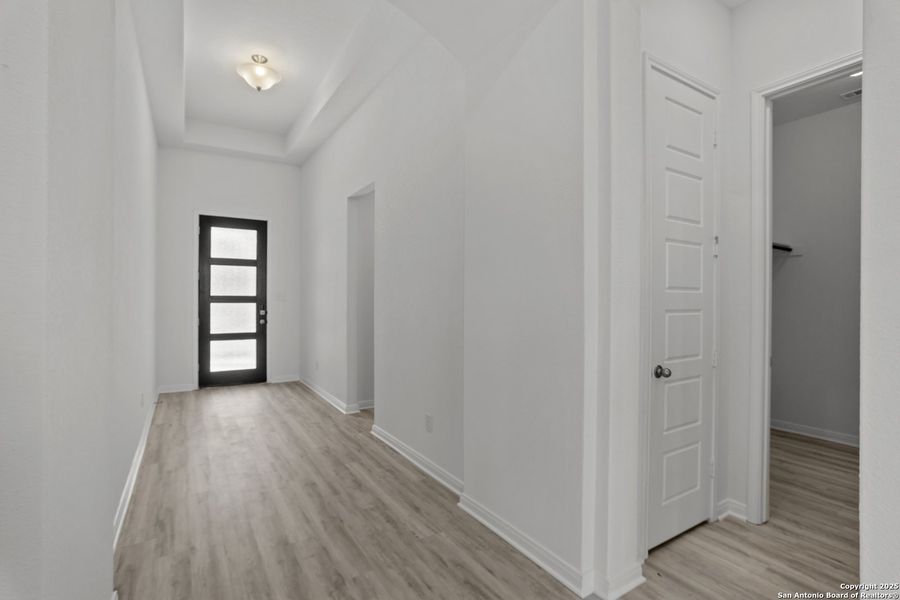 Spacious, unfurnished interior of a new home in Homestead 75', Schertz (Image 24).