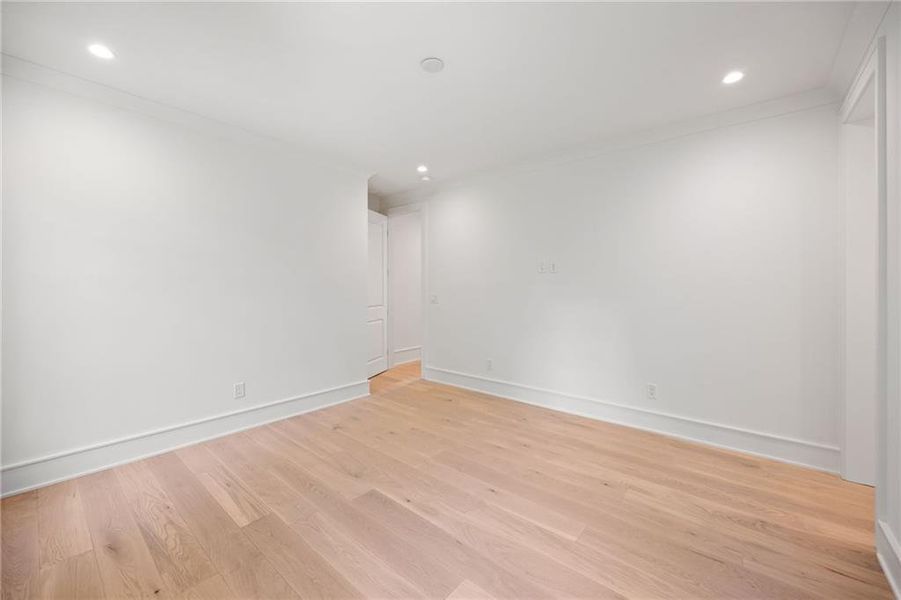 Spacious, unfurnished interior of a new home in , Atlanta (Image 25).